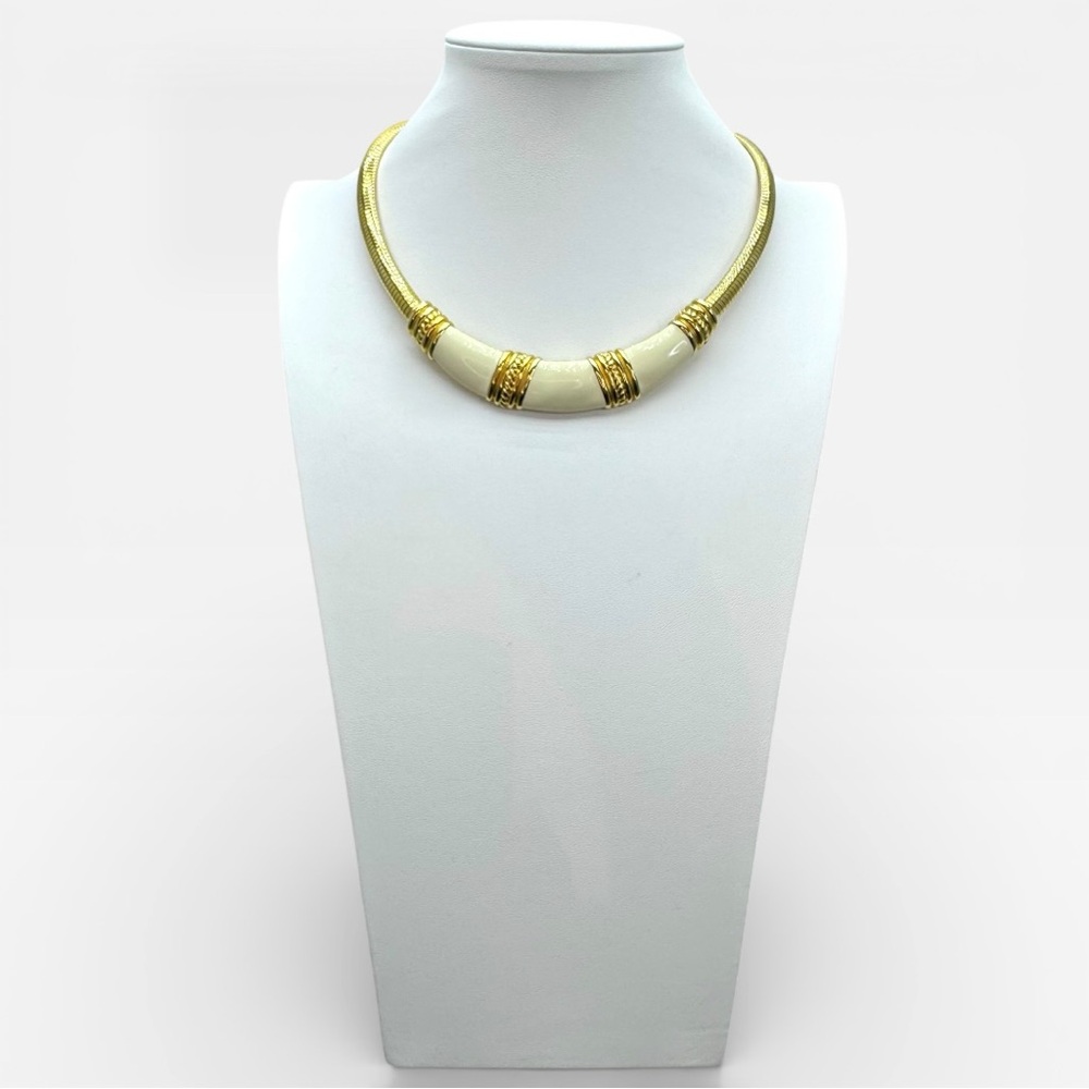 MONET 1980s Vintage Gold and Ivory Enamel Omega Tubogas Collar Necklace - Picture 6 of 16